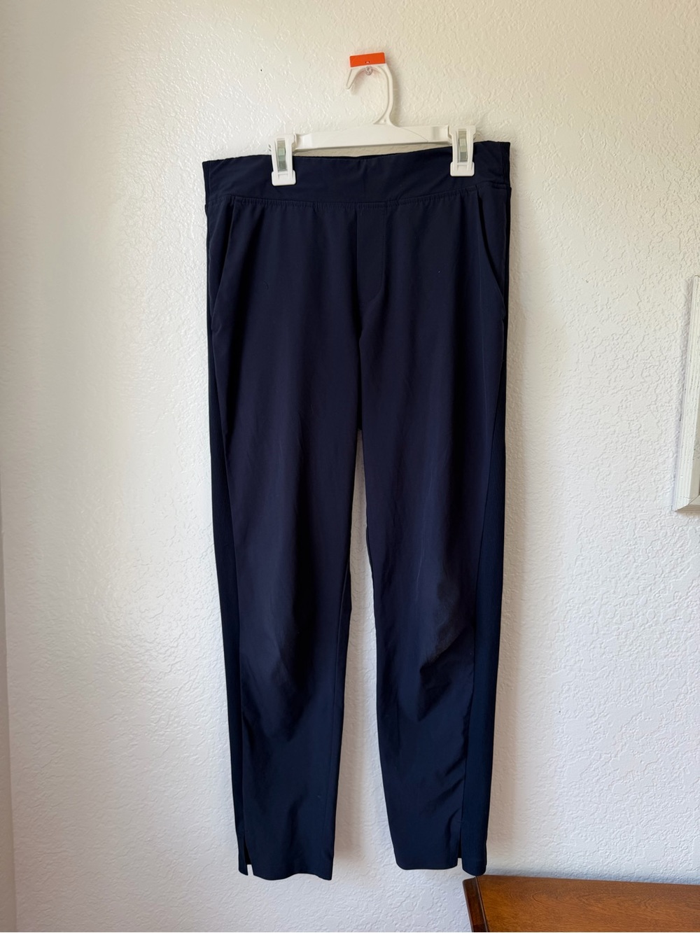 Athleta Brooklyn Navy Mid Rise Ankle Pant Size 2 Athleisure Walking Yoga